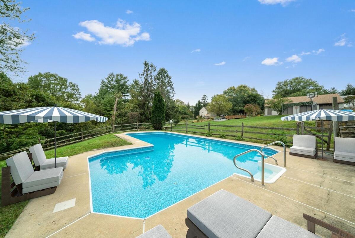 Comfort, Fun, & Charming - 5BR Oasis with Pool Coatesville Esterno foto